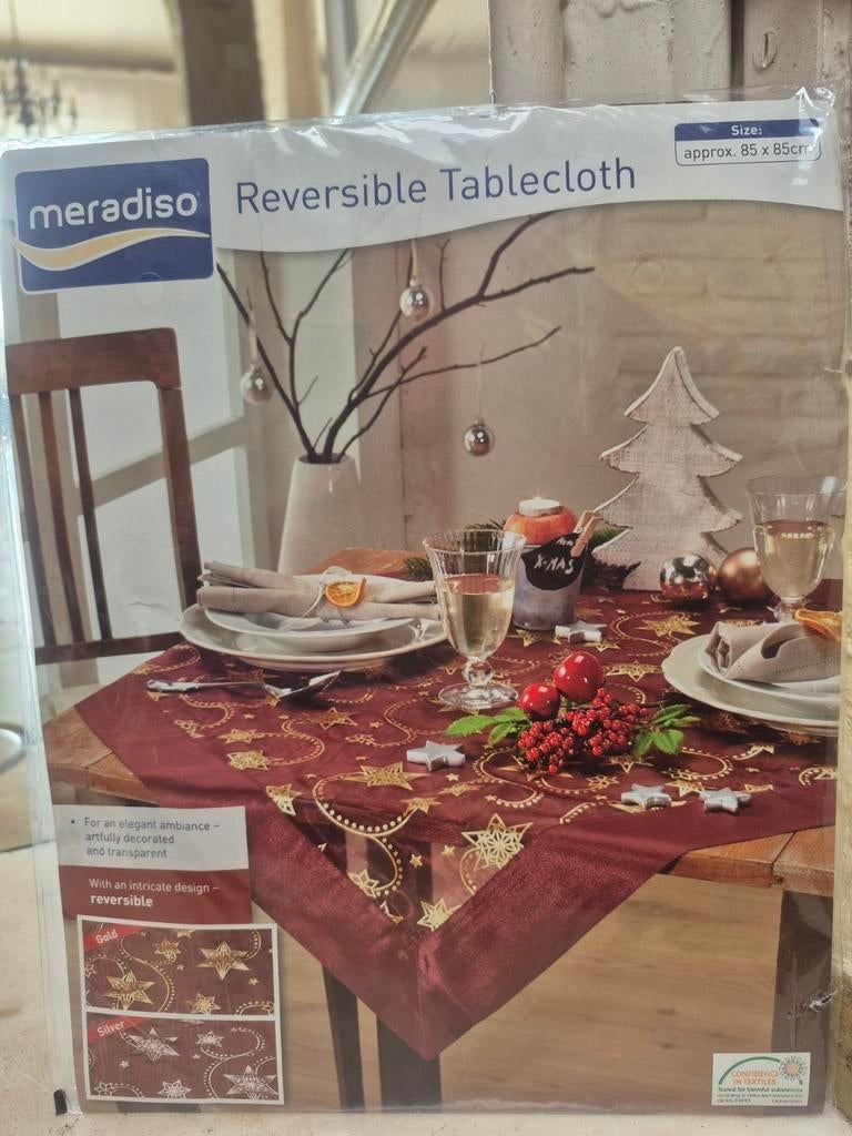 Nappe réversible avec motifs festifs en organza état neuf., Enlèvement, Neuf, Carré