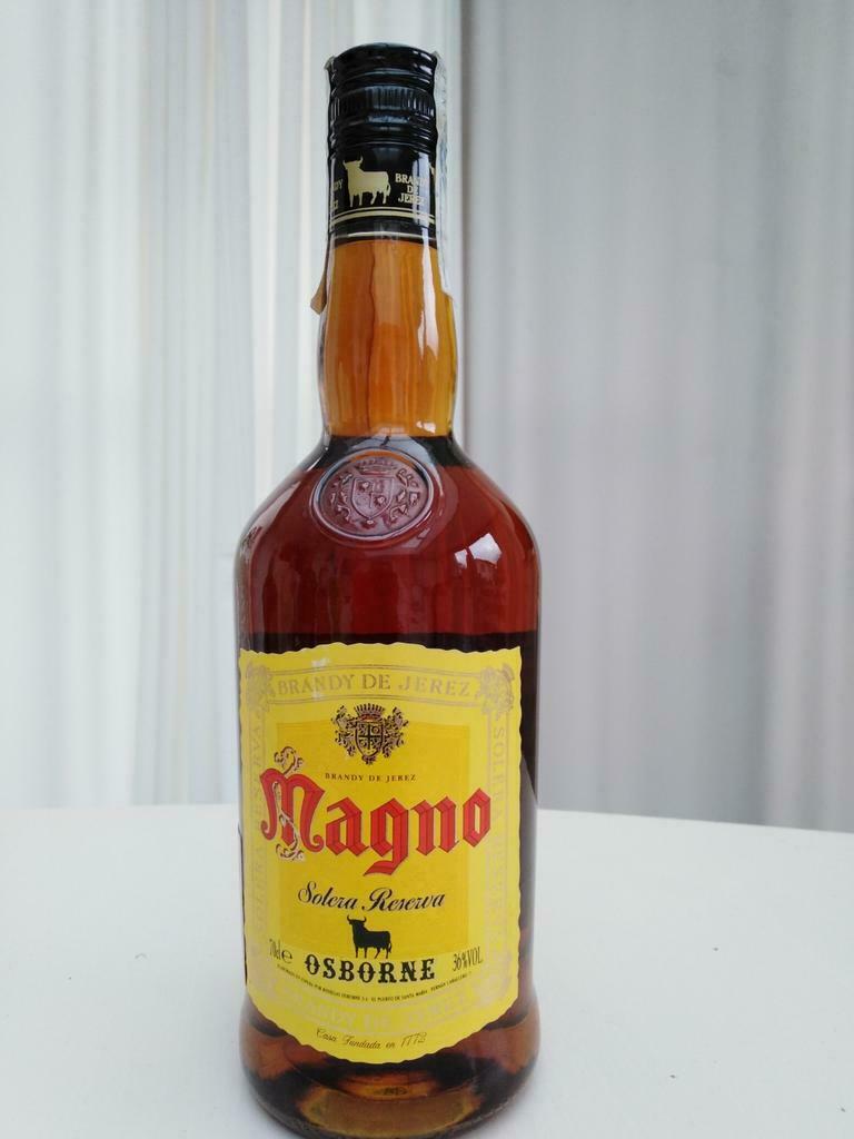 Brandy de Jerez Magno. Solera riserva, Enlèvement, Comme neuf