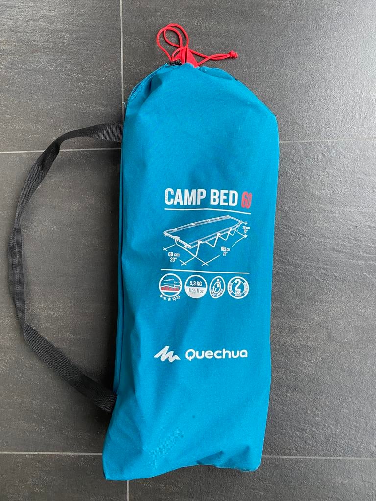 Kampeerveldbedden decathlon, Caravanes & Camping, Matelas pneumatiques, Enlèvement, Comme neuf