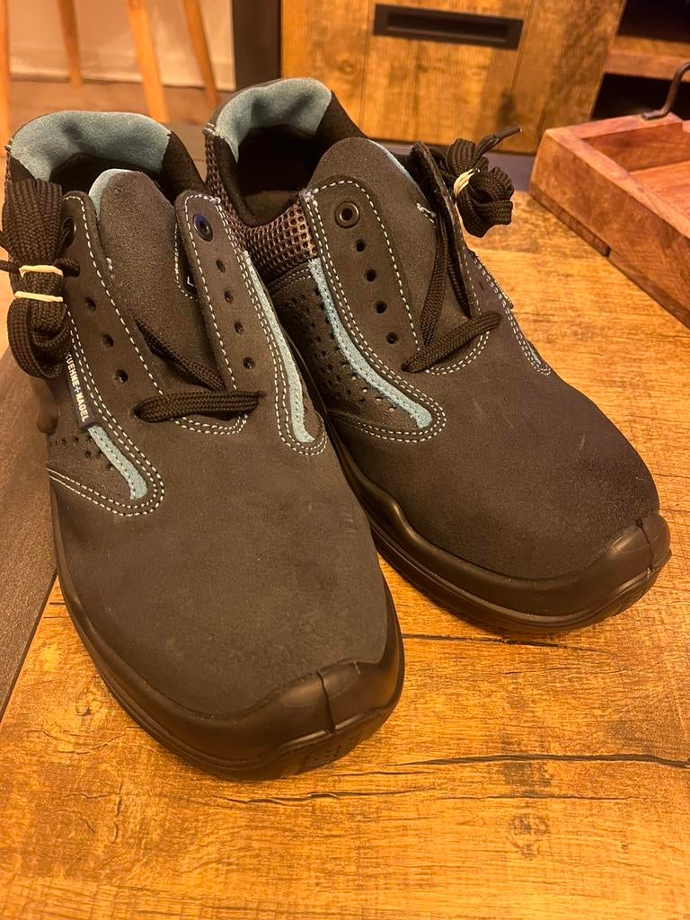 Chaussures de sécurité, Ophalen of Verzenden, Zo goed als nieuw