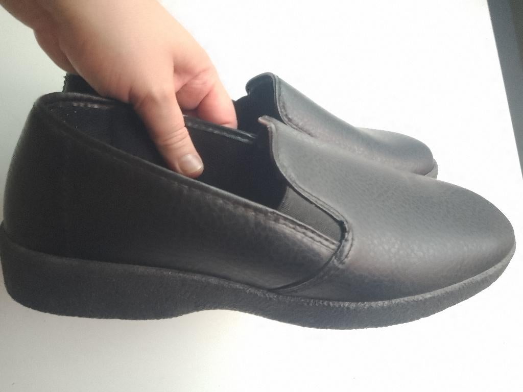46 pantoffels slipper club kwaliteit nieuwstaat enkel gepast, Vêtements | Hommes, Chaussures, Neuf, Chaussons, Slipper club, Noir
