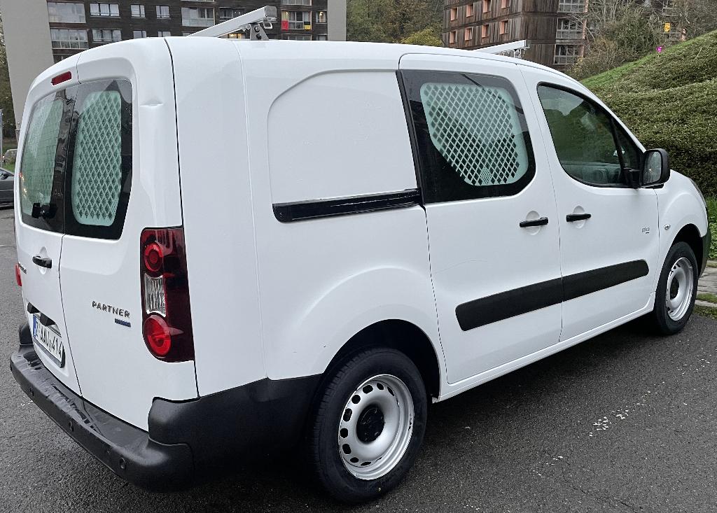 PEUGEOT PARTNER 10/2016 1.6 HDI 3 PL LONG EURO 6, Autos, Camionnettes & Utilitaires, Entreprise, Achat, ABS, Airbags, Ordinateur de bord