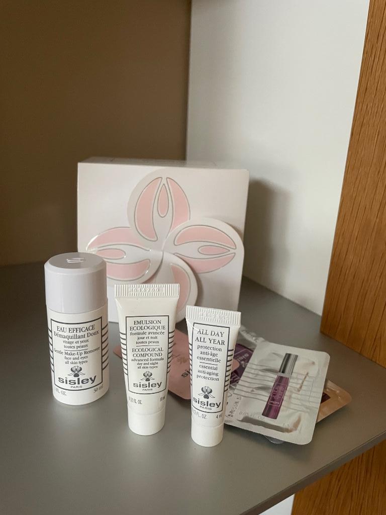 Coffret soins de beauté aux plantes Sisley Paris, Bijoux, Sacs & Beauté, Beauté | Soins du visage, Enlèvement ou Envoi, Neuf, Tout le visage
