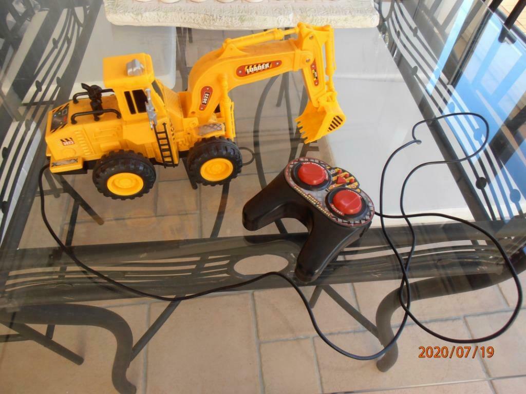 Jouet – Pelleteuse avec télécommande filaire (ancien), Enlèvement, Utilisé, Télécommande