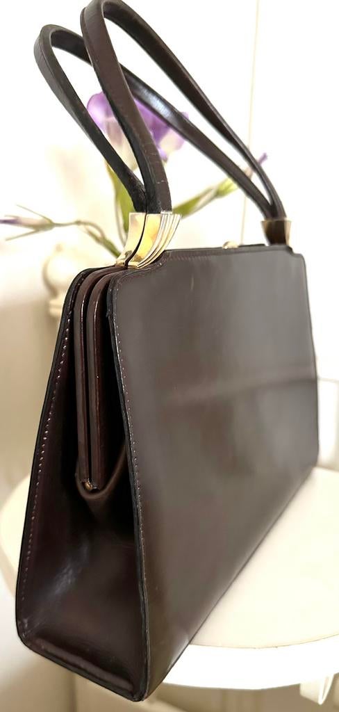 Vintage handtas, stevig leer, messing sluitingen, 30x20 cm, Gebruikt, Handtas