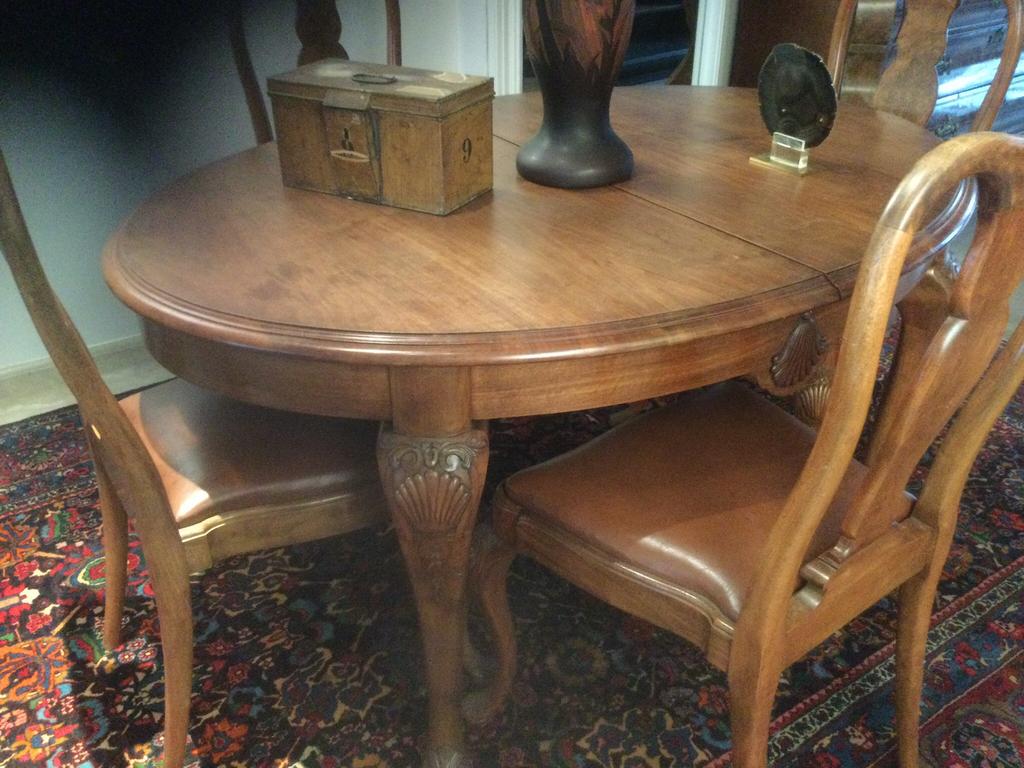 Tafel met stoelen in wortelhout, Ophalen, Gebruikt