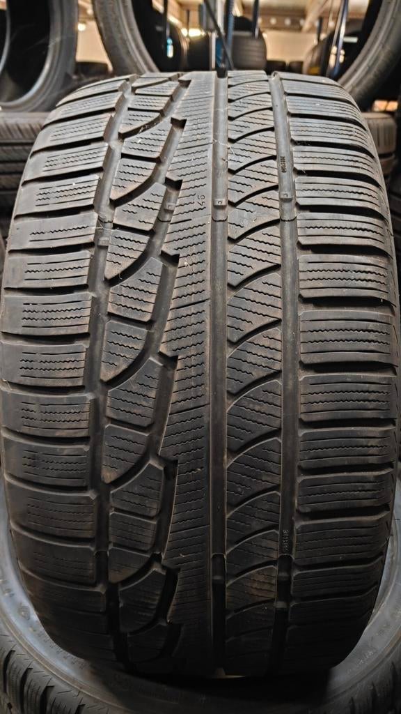 Pneus d'hiver 295/30r22 Nokia 29530r22 285/30/r22, Autos : Pièces & Accessoires, Enlèvement