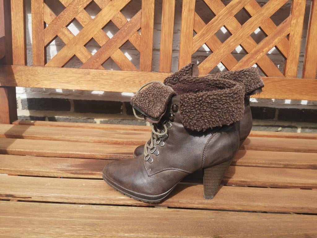 Chaussures d'hiver à talon haut, taille 40, Enlèvement, Porté