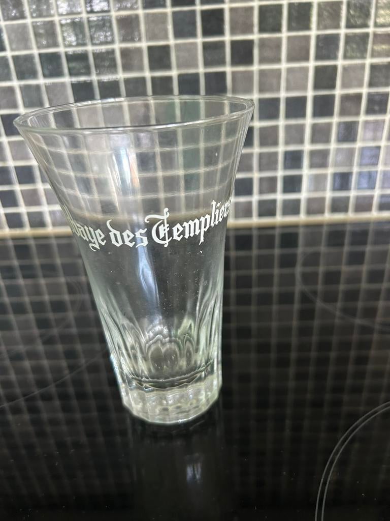 Ancien verre abbaye des Templiers, Comme neuf