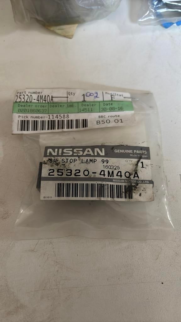 Remlichtschakelaar origineel nissan, Ophalen of Verzenden, Nissan