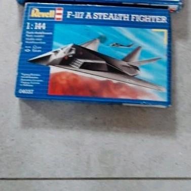 Modélisme 2 pièces, Tornado, chasseur Revell, Enlèvement ou Envoi, Comme neuf, Revell