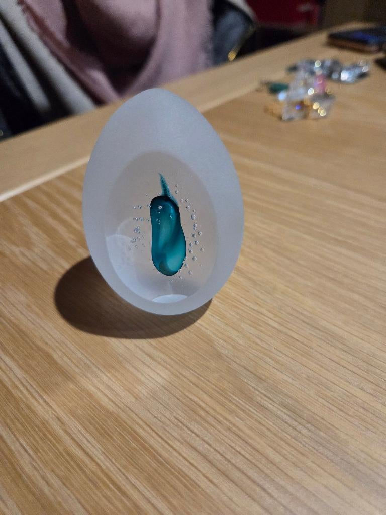 Bohemian handmade art cut glass paperweight blauwe druppel, Enlèvement