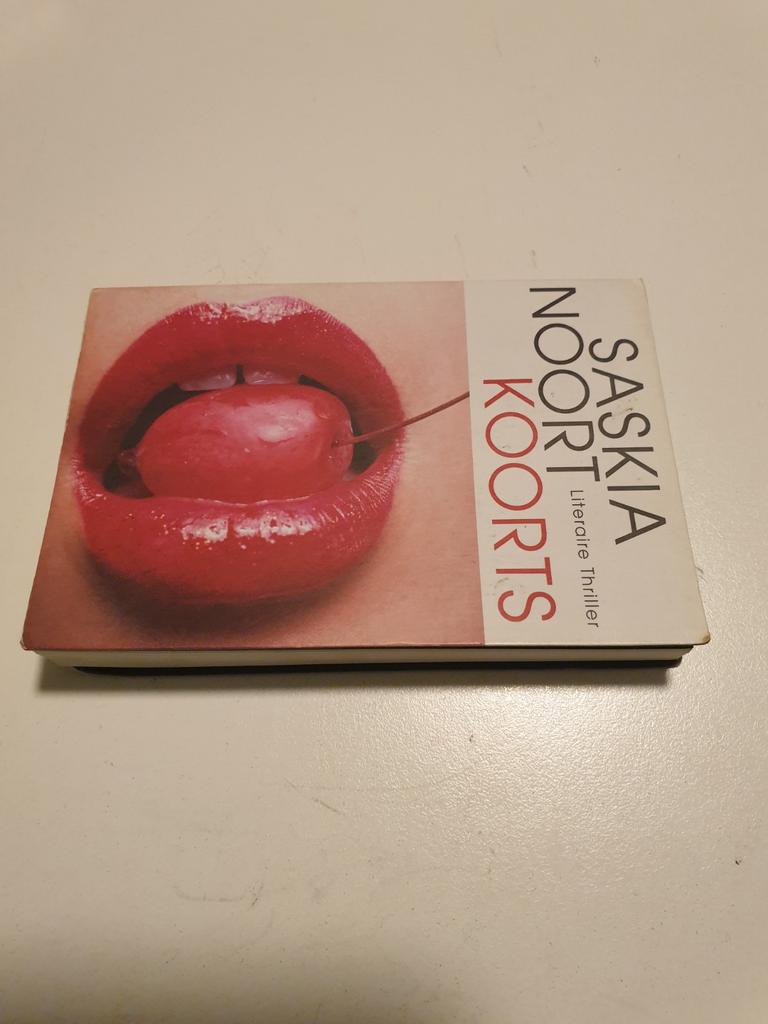 Saskia Noort - Koorts DWARSLIGGER NR 235, Boeken, Thrillers, Ophalen of Verzenden