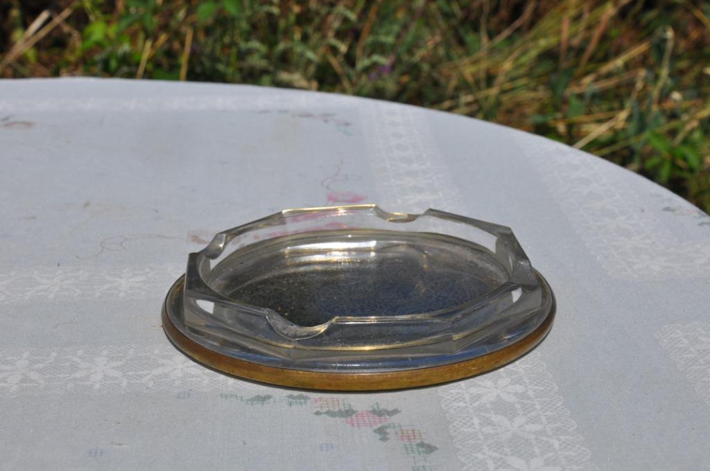cendrier en verre sur metal, Enlèvement ou Envoi