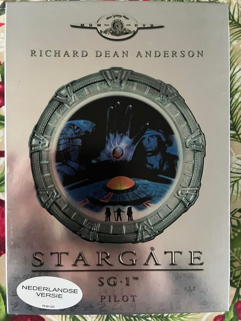 Stargate 1-10 en Pilot €60, Ophalen of Verzenden, Zo goed als nieuw