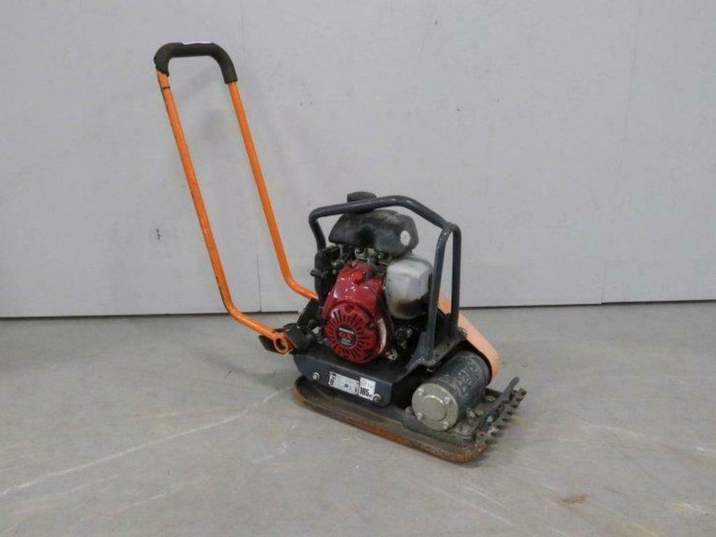 Te huur: Belle Trilplaat LC 3228 - 64kg - 13kn, Ophalen, Gebruikt