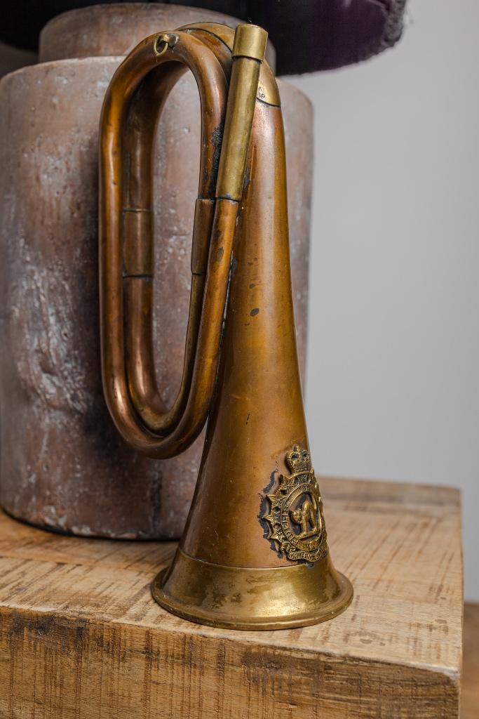WWII Canadian Military Bugle – Lincoln & Welland Regiment, Ophalen of Verzenden, Landmacht, Overige typen