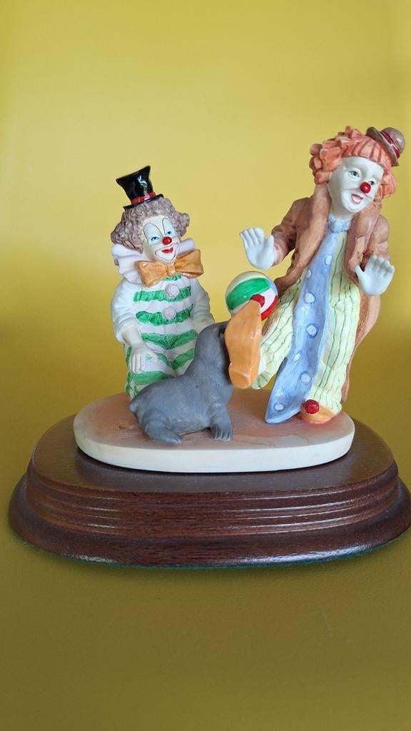 Clowns (porselein), Enlèvement