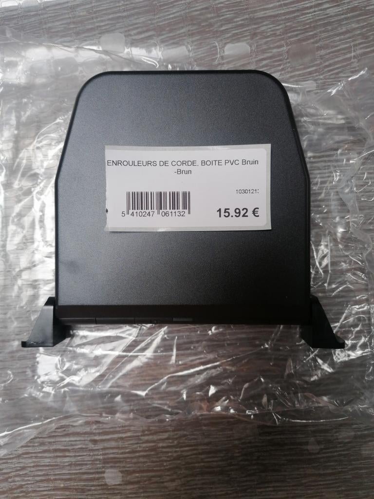 Enrouleur de corde boîte pvc brun valeur 15.92€, Bricolage & Construction, Enlèvement