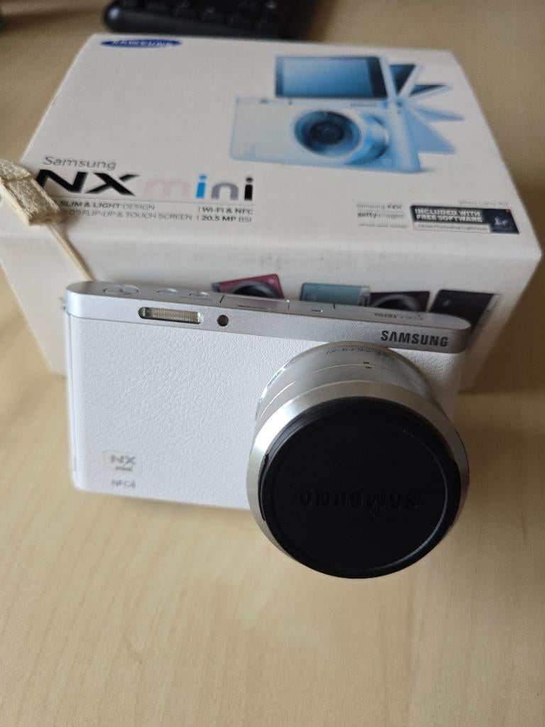 Samsung nx mini avec 9mm + 9-27mm, Audio, Tv en Foto, 20 Megapixel, Compact, Ophalen of Verzenden, Zo goed als nieuw