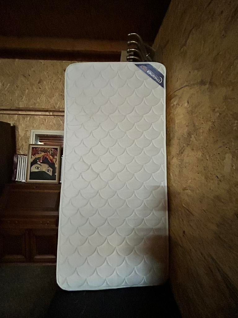 Twee 1 persoons matrassen 20€ per stuk, Huis en Inrichting, Slaapkamer | Matrassen en Bedbodems, Ophalen, Zo goed als nieuw