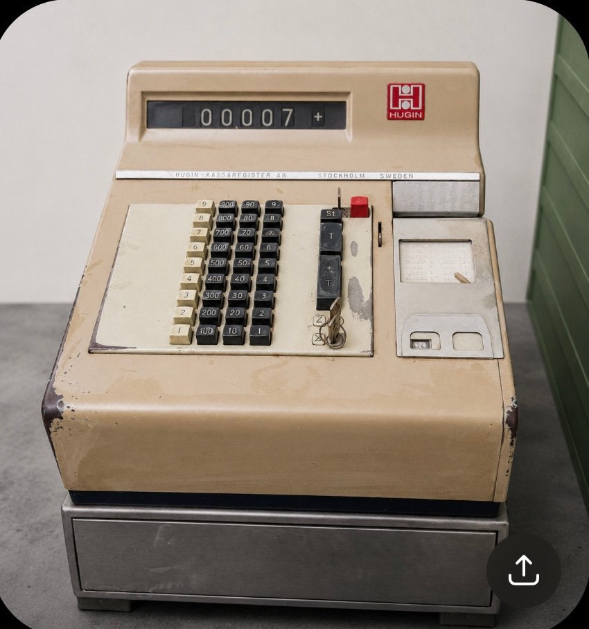vintage mechanische kassa Hugin, Ophalen