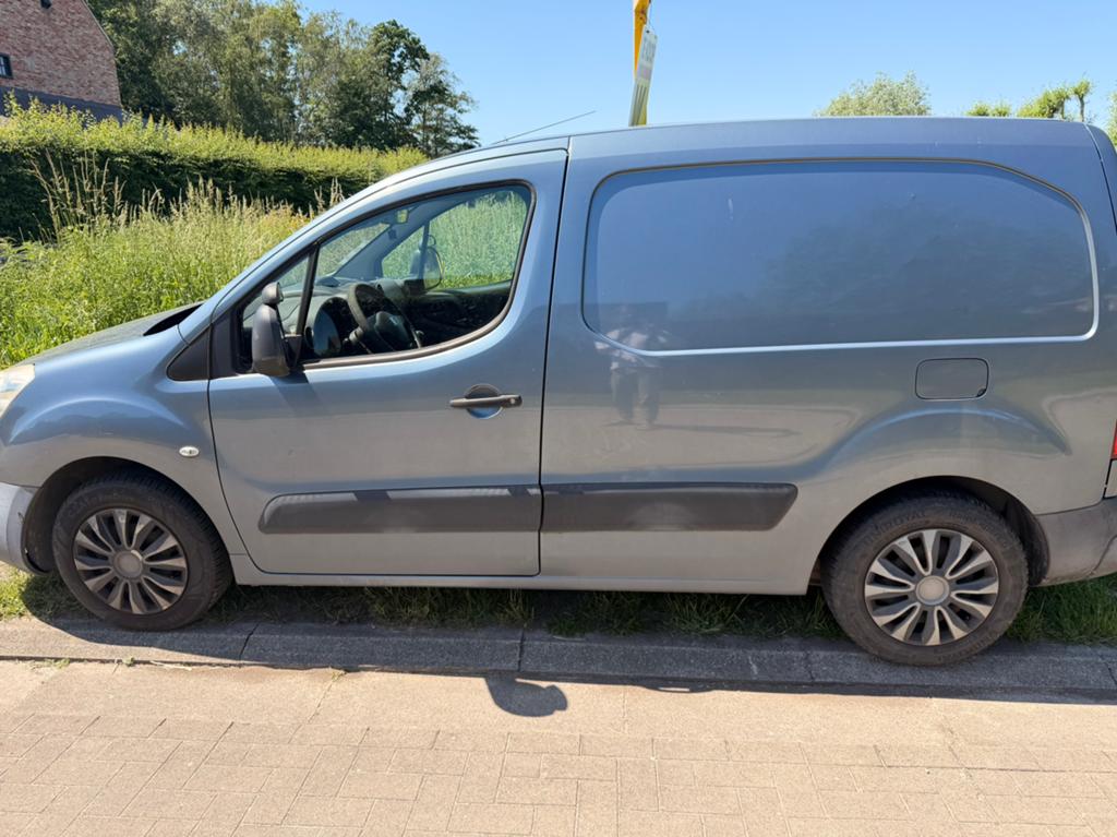 Peugeot partner lichte vracht 3 zitplaatsen, Voorwielaandrijving, Stof, Zwart, Particulier