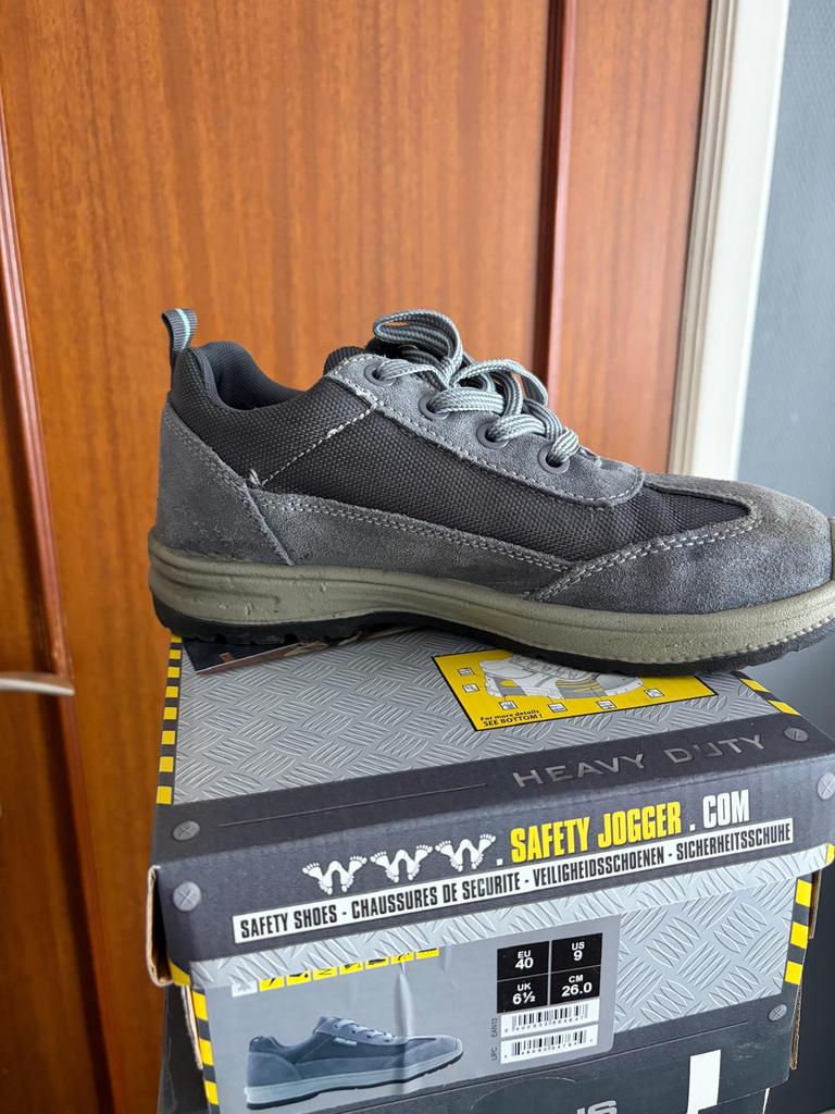 Nieuwe veiligheidsschoenen -nooit gedragen,originele dozen), Ophalen