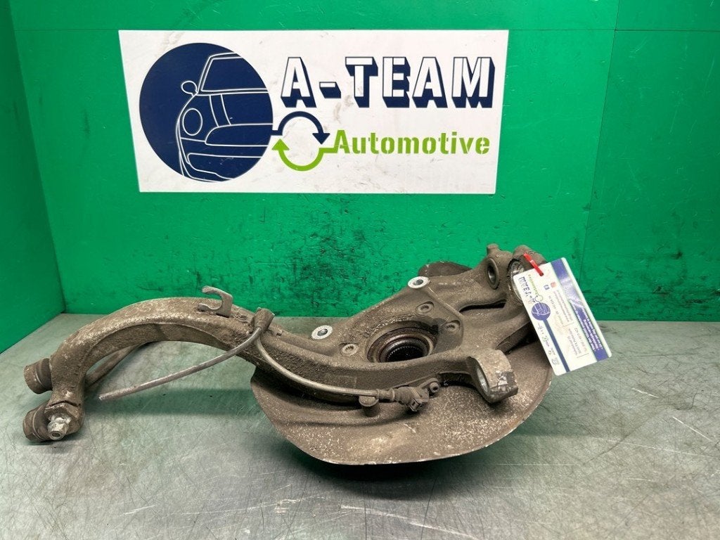 FUSEE AVANT DROITE Audi A4 (B8) (01-2007/12-2015), Utilisé, Audi