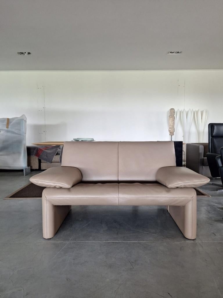 TOONZAAL UITVERKOOP - JORI 8700 LINEA SOFA 160 CM LEDER, Enlèvement, Cuir, Neuf, Trois personnes