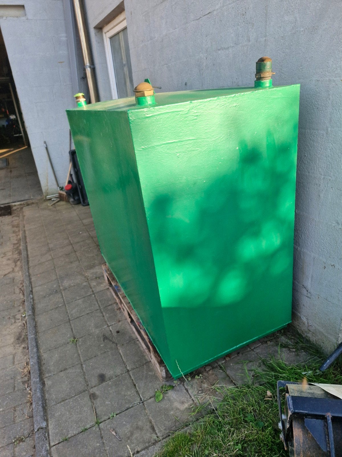 Mazouttank dubbelwandig met 1000 liter mazout, Ophalen