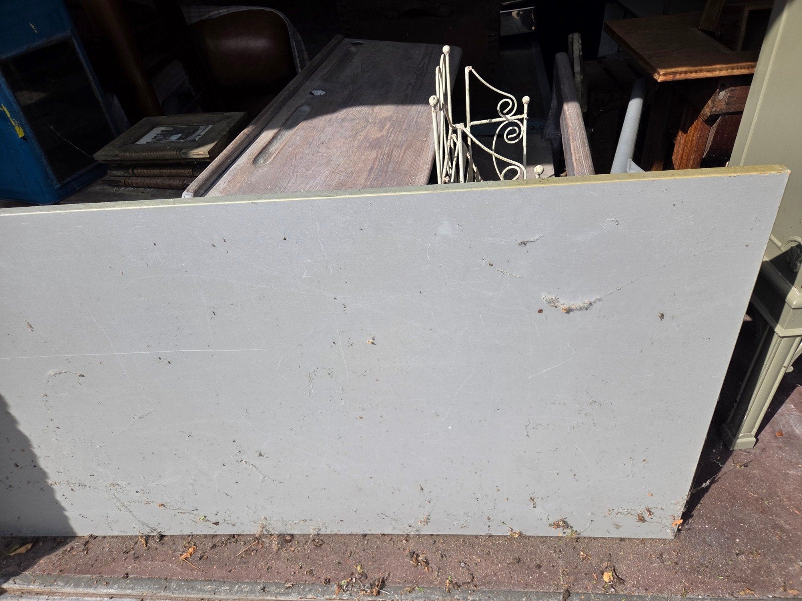 grijze tafel, Ophalen