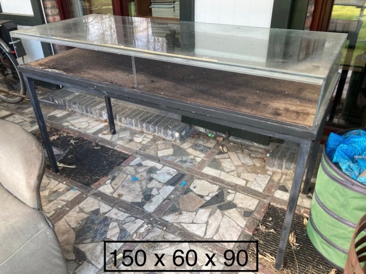 Vitrinemeubel 150x60x90 op te frissen, Huis en Inrichting, Ophalen, Gebruikt, Metaal, Vintage