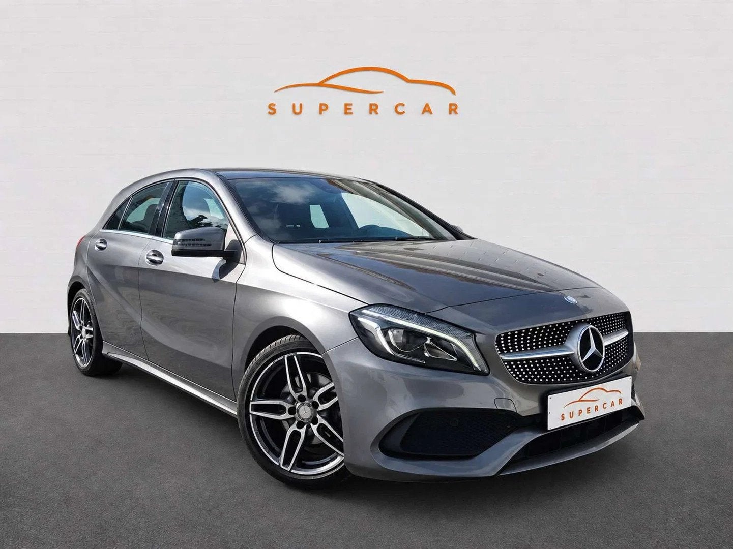 Mercedes-Benz A-CLASS 180 A 180 PACK AMG / Cruise / Camera /, Auto's, 90 kW, 122 pk, Gebruikt, 4 cilinders