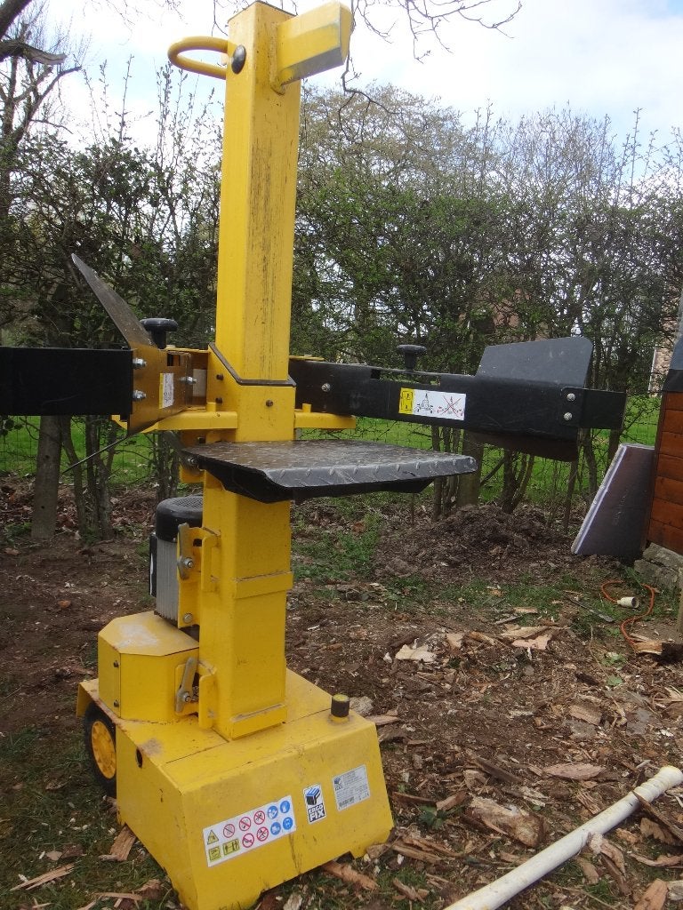 Fendeuse à bois électrique sur roulettes, Enlèvement, Utilisé, Électrique, Autoportant