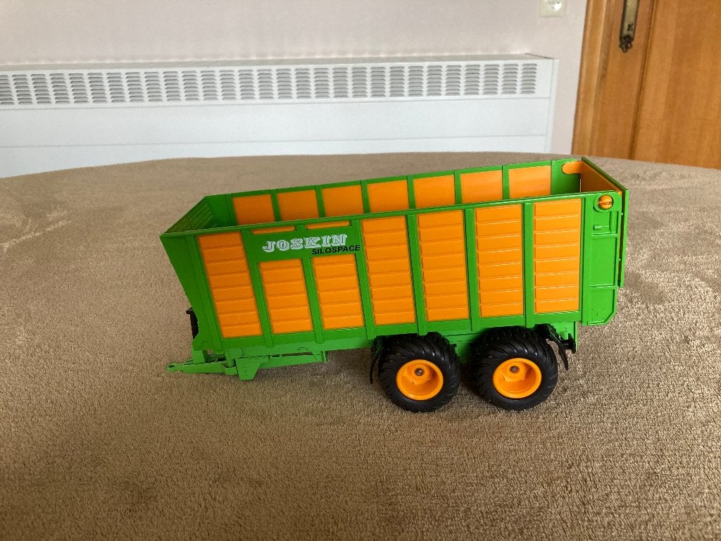 Siku Joskin silagewagen, schaal 1:32, leeftijd vanaf 3 jaar, Hobby en Vrije tijd, Modelauto's | 1:32, Ophalen of Verzenden, Zo goed als nieuw