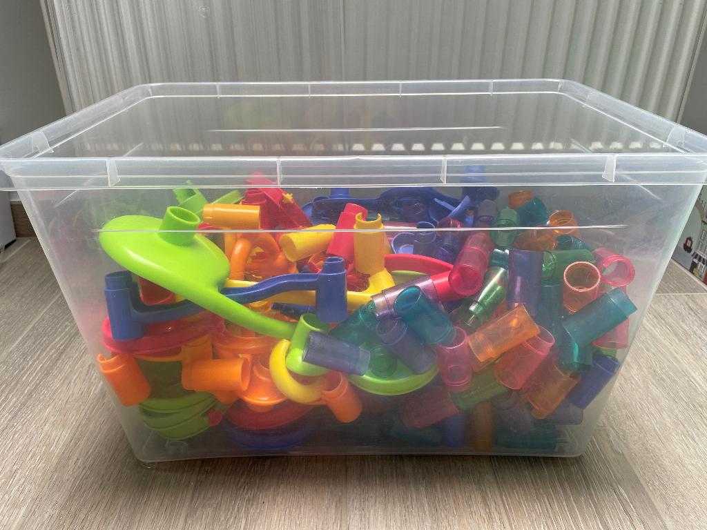 Knikkerbaan met doos, Ophalen