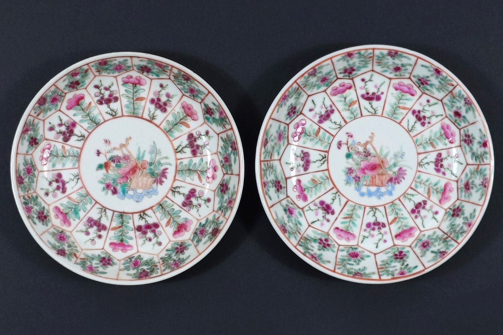 Paire d'assiettes chinoises de la famille rose, Enlèvement ou Envoi