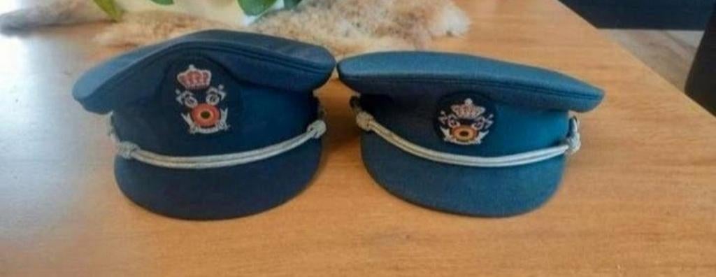 2 vintage petten douane, Verzamelen, Ophalen of Verzenden