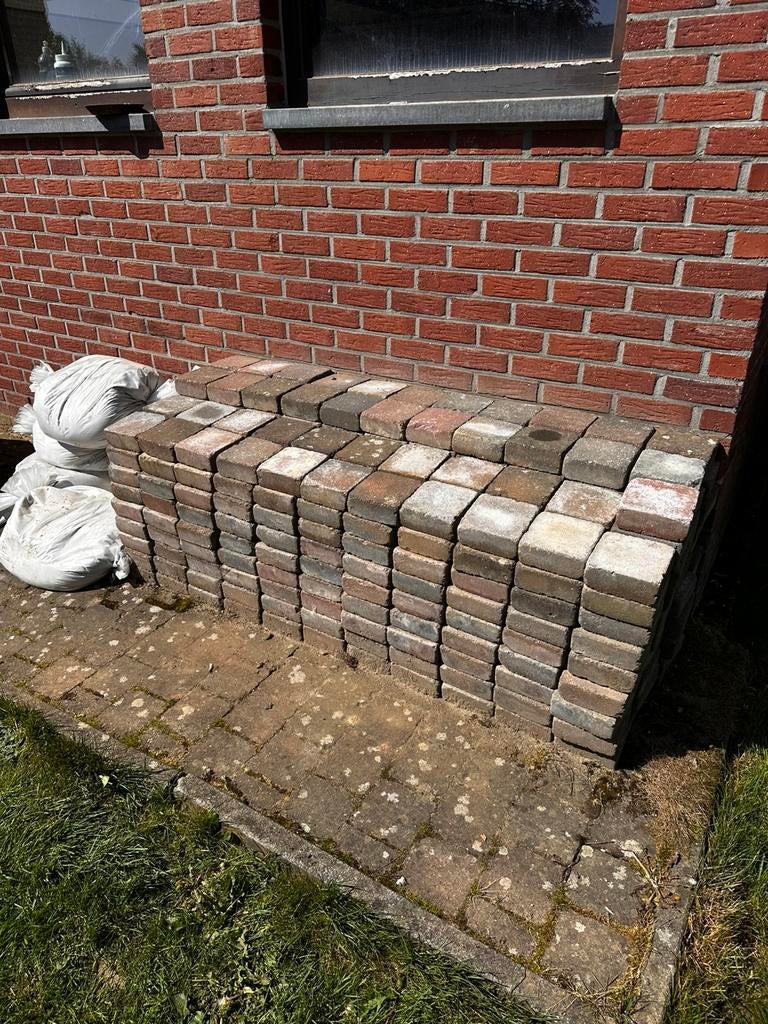 +-30-33m² betonklinkers15x15x6(inclusief passtukken foto 6), Ophalen, Gebruikt, Klinkers, 10 m² of meer