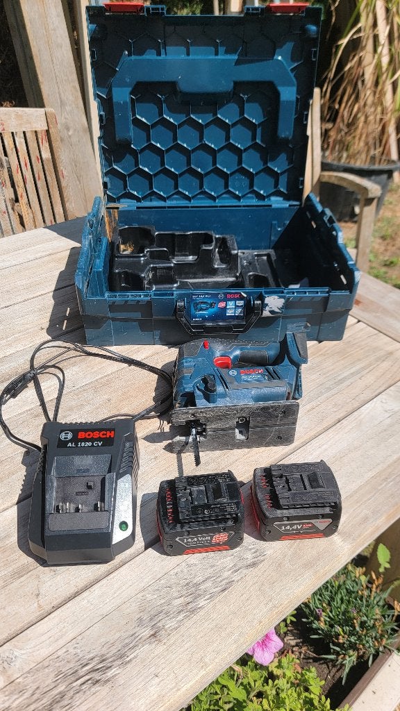 Bosch Pro GST 14,4V-LI Sans-Fil • Excellent État + Lames, Moins de 600 watts, Moins de 30 mm, Enlèvement, Utilisé