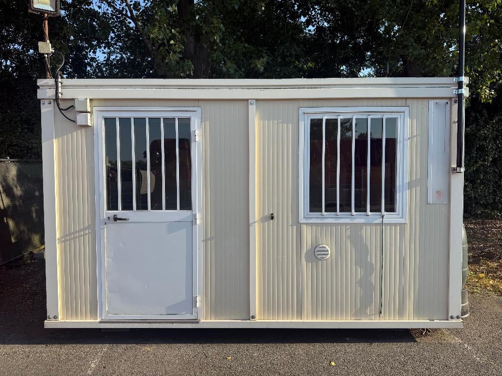 Kantoor Unit 4.10 X 2.40 / Elektriciteit / Verwarming, Ophalen