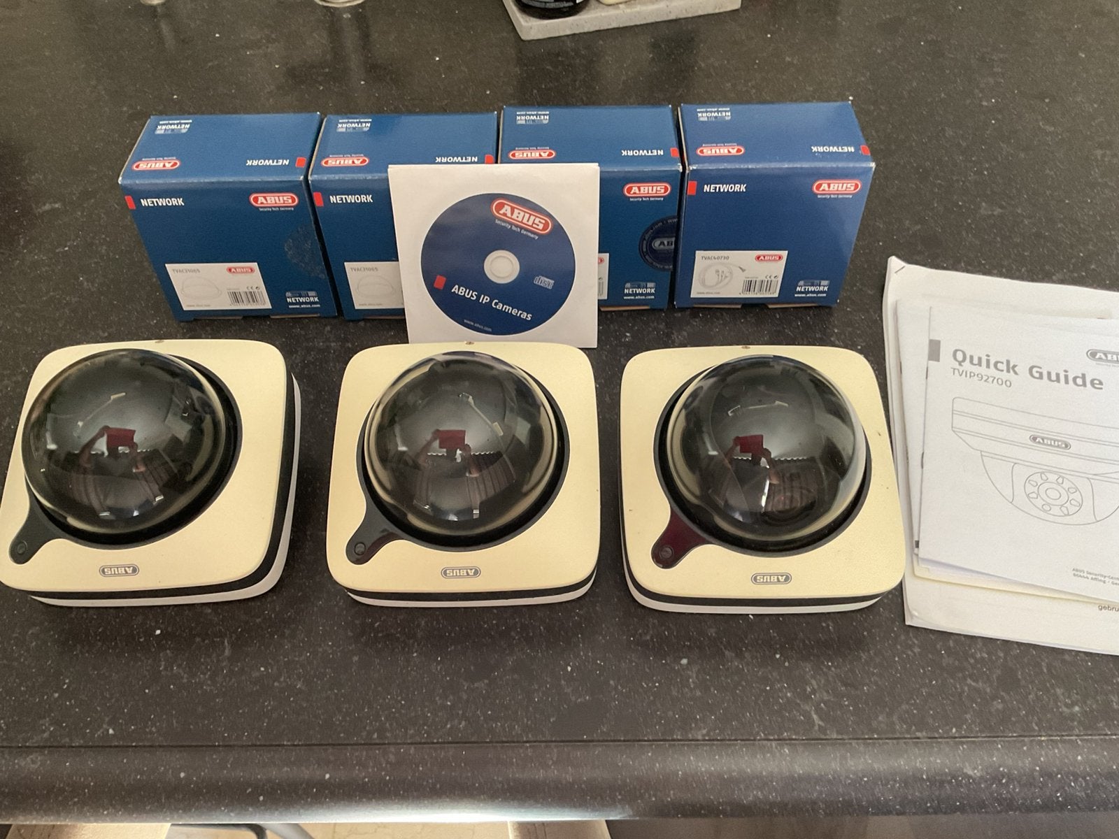 3x ABUS TVIP92700 Full HD IP-camera – €30 per stuk, Ophalen, Gebruikt