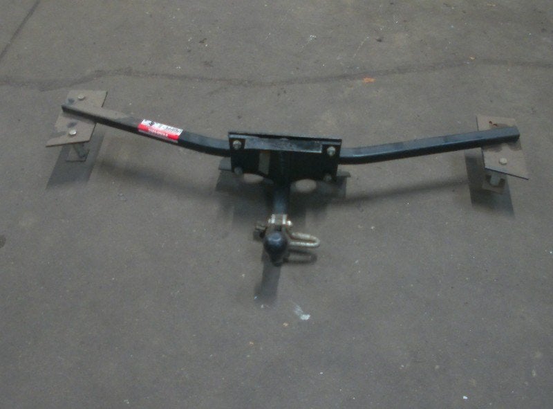 TREKHAAK Opel Kadett E (33 / 34 / 43 / 44) (01-1984/08-1991), Auto-onderdelen, Gebruikt, Opel, Opel Automobile GmbH, Kontakt-opel@opel.com