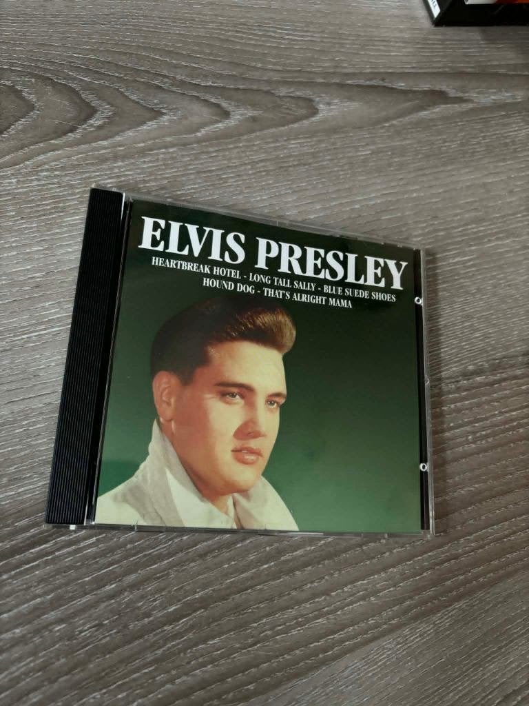 Elvis cd, Elvis Presley, Mag weg voor slechts 2 euro., CD & DVD, CD | Rock, Enlèvement ou Envoi, Comme neuf, Rock 'n' roll