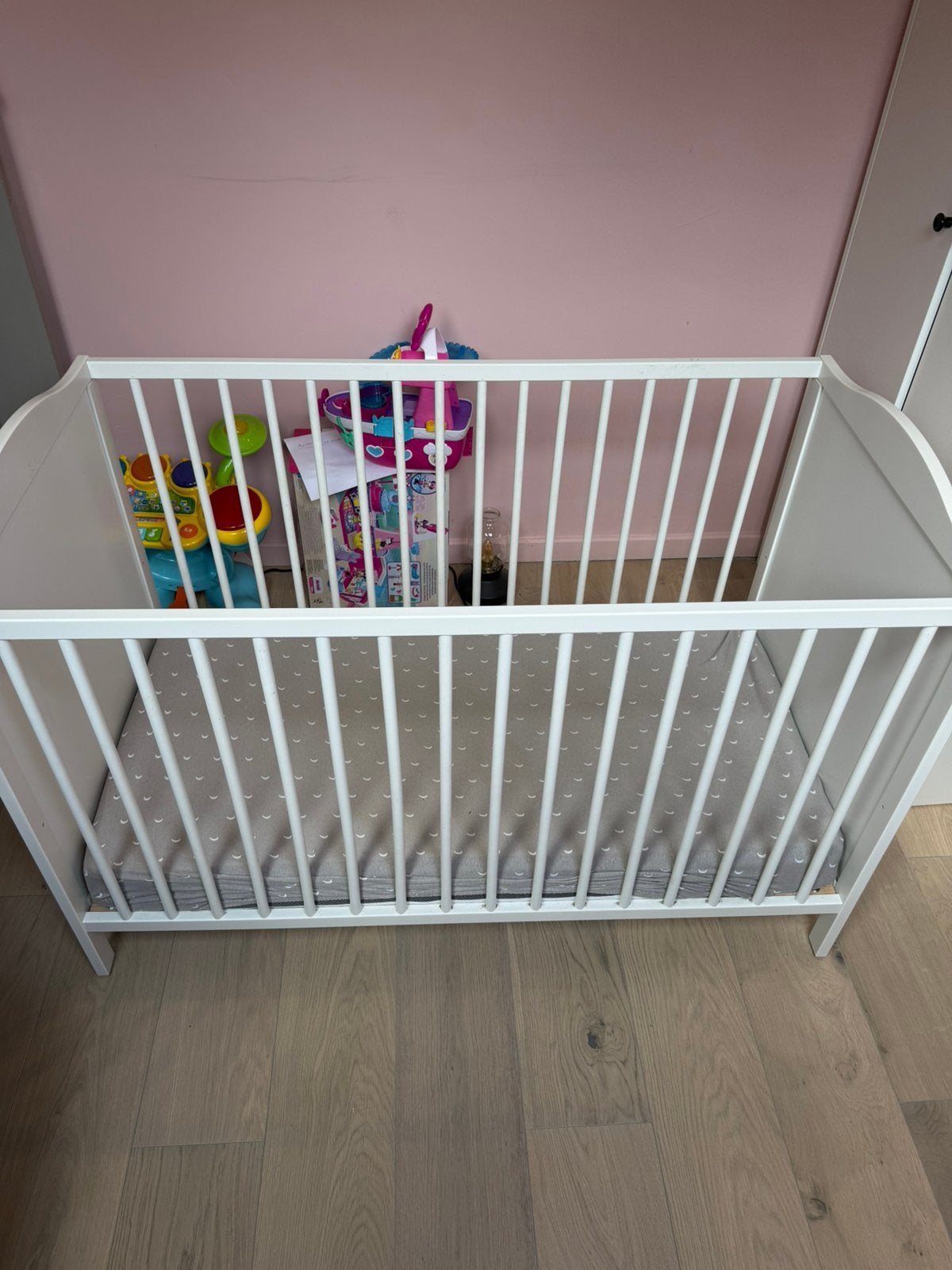 Lit bebe ikea evolutif smagora / avec matellas 3D HIMLAVALV, Enfants & Bébés, Enlèvement, Comme neuf, Lit