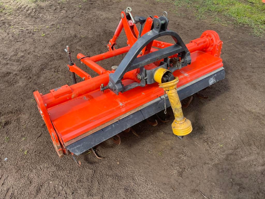 Frees kubota, Zakelijke goederen, Ophalen