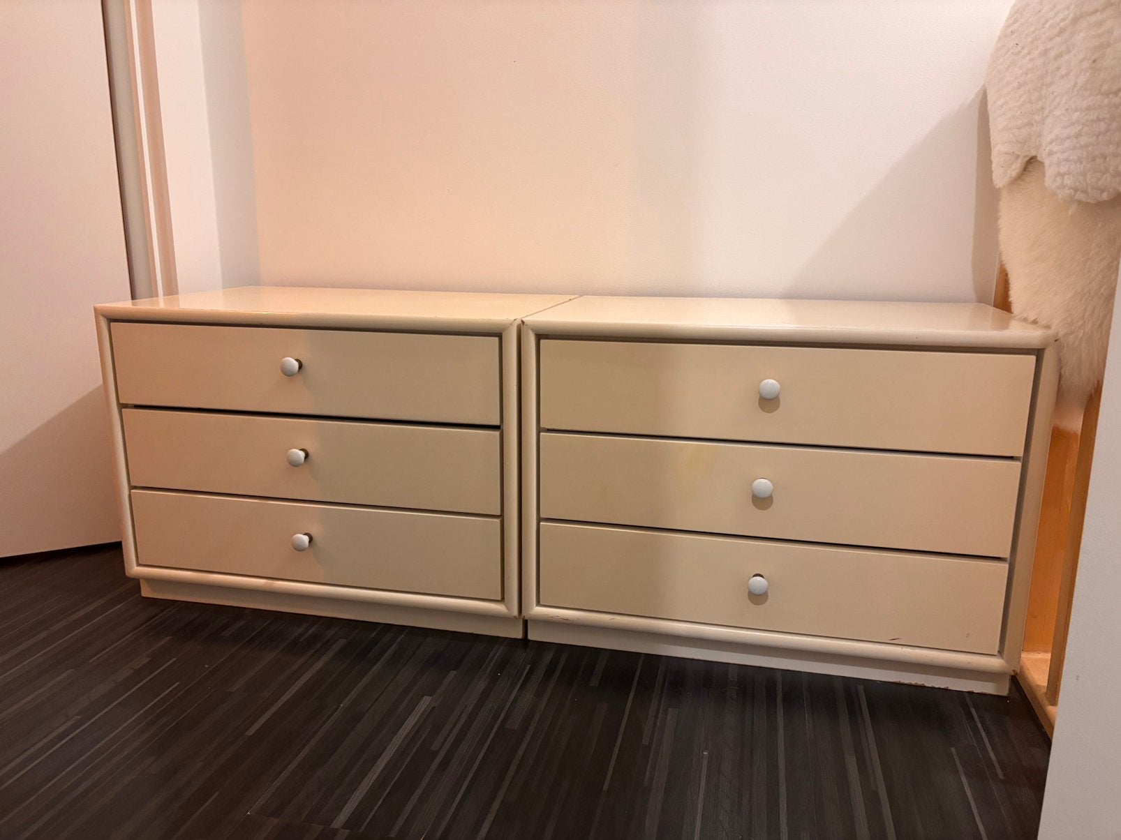 2 tables de chevet vintage, Maison & Meubles, Armoires | Commodes, 3 ou 4 tiroirs, 25 à 50 cm, Moins de 100 cm, Vintage