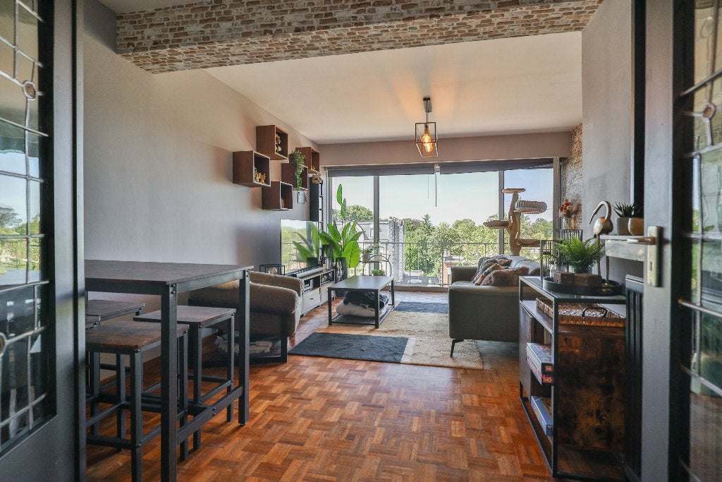 Instapklaar studio-appartement met 1 slaapkamer., Immo, 51 m², 113 kWh/m²/jaar, Tot 200 m², 525 UC