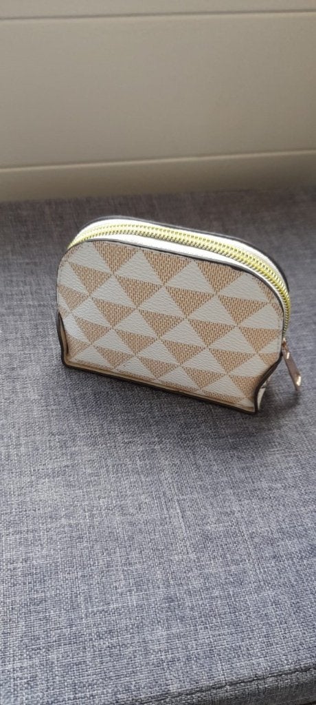 Nieuwe geldbeugel,met motief in beige en wit,met rits., Ophalen of Verzenden, Nieuw, Overige kleuren